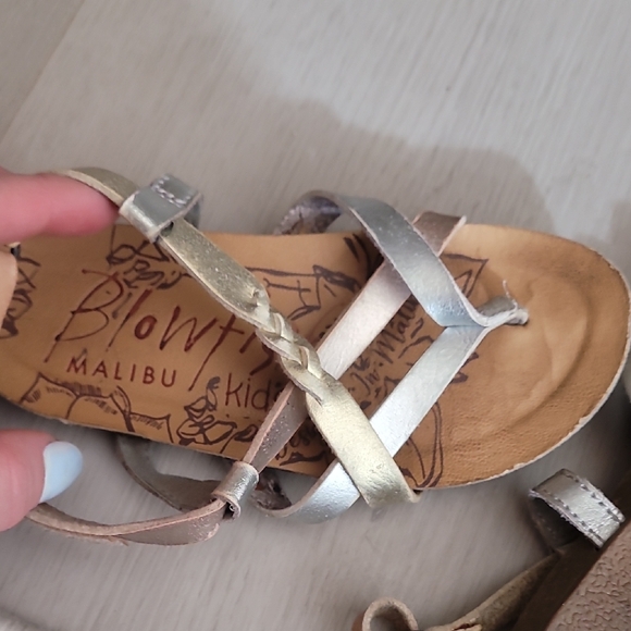 Bundle Toddler Girl Shoes Sandals Size 8 Water Shoes Blowfish Leather Brown Tan - Picture 7 of 9